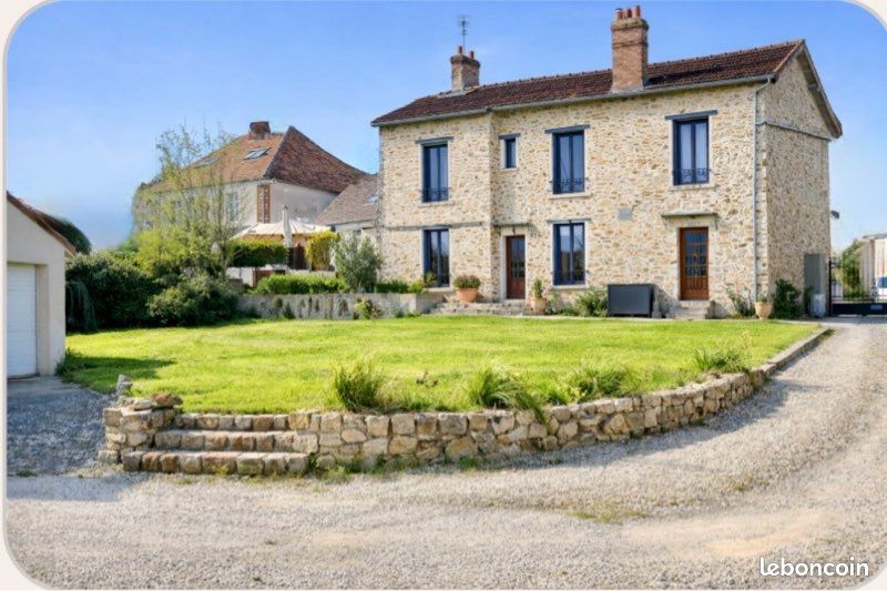 Maison 7 pièces 225 m² · à Ozouer-le-Voulgis · 225 m² · 495 000 €