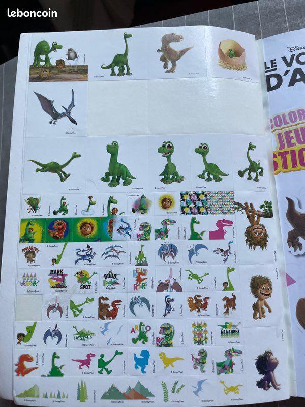 Cahier coloriages, jeux et stickers (image 5)