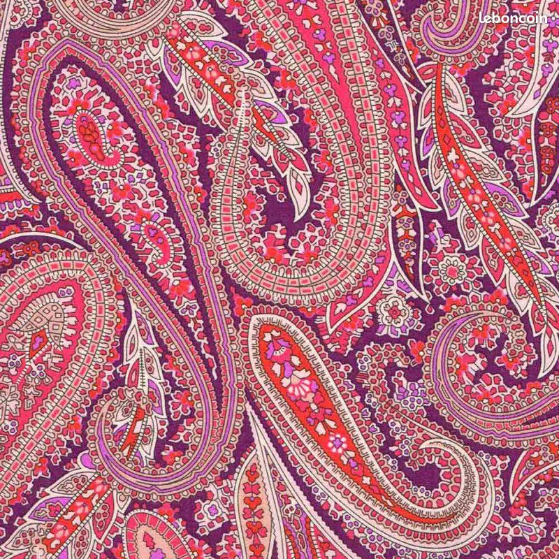 Liberty of London - Paisley Park - Tana Lawn (image 1)