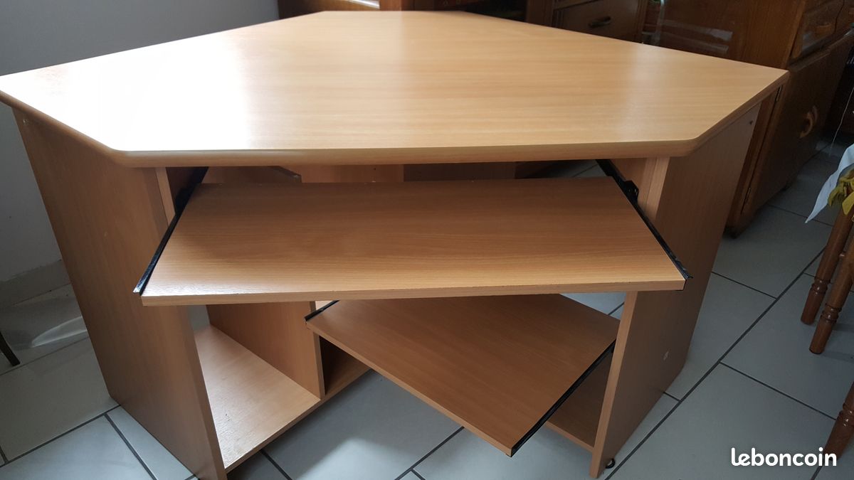 Bureau angle (image 1)