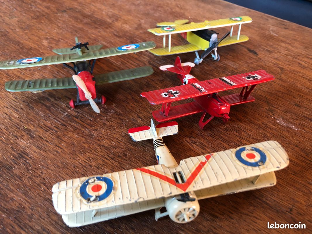 Jouets avions en métal divers (image 1)