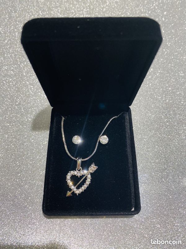 Parure de bijoux en coffret Cœur fléché (image 1)