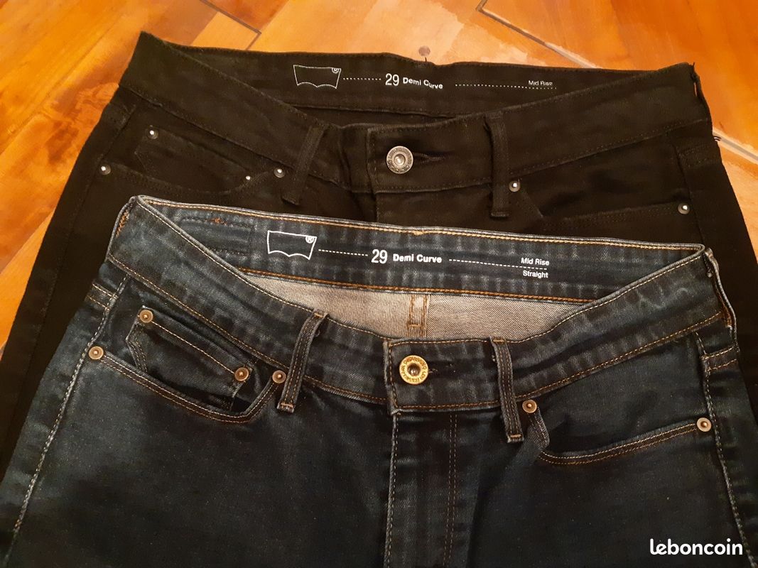 Jean Noir Pour Femme Levi's - Coupe Demi Curve (Straight) - Taille 40 - Occasion Très Bon état