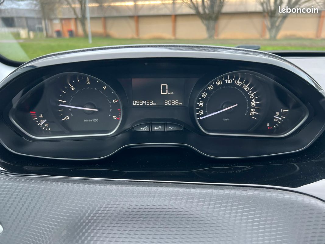 Peugeot 2008 1.5 BlueHDi 100ch S&S Active BVM5 (image 13)