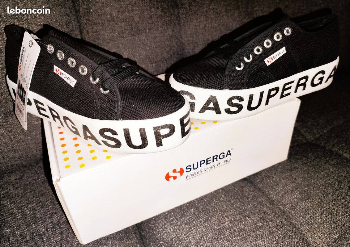 Chaussures Superga plateforme noires logo XL Taille 39 (image 1)