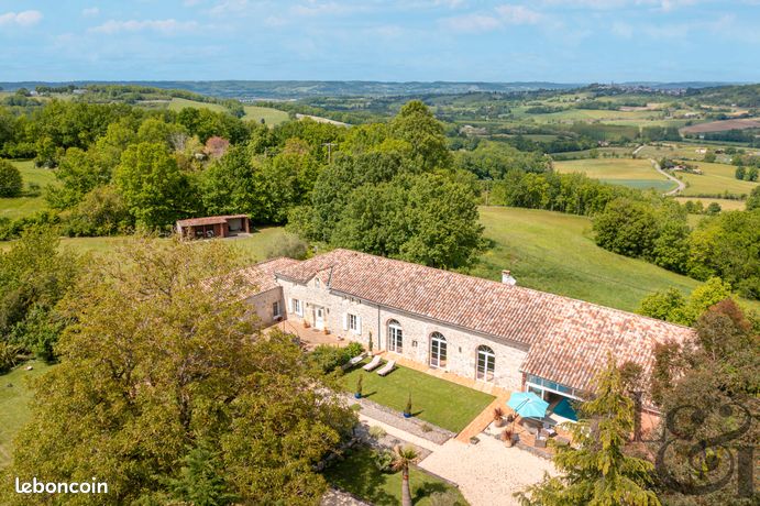 Propriété 11 pièces 475 m²