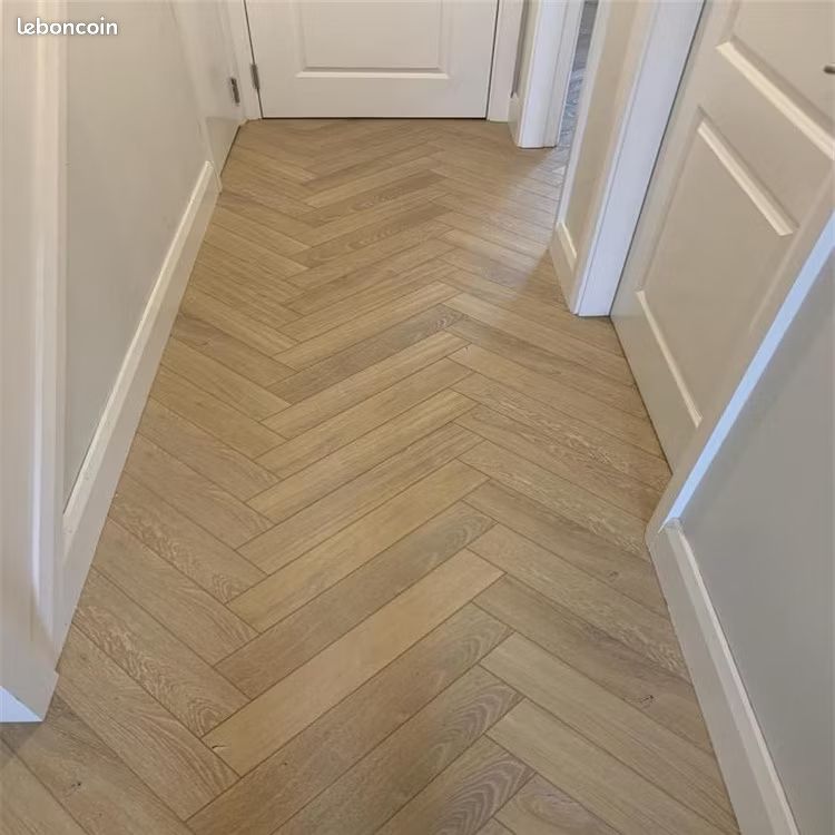 Sol PVC clipsable intérieur premium – prix sacrifié (image 1)