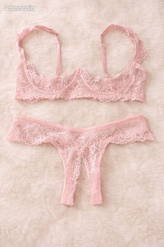 Ensemble Lingerie Sanselle Soutien-gorge Dentelle Rose Et String - Taille L/85B, Style Balconnet