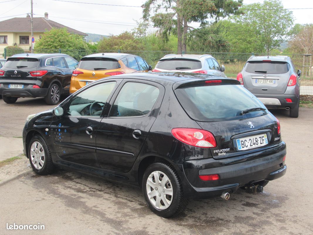Peugeot 206+ 1.4 hdi 70 urban move 130000 km  tres bel etat (image 2)