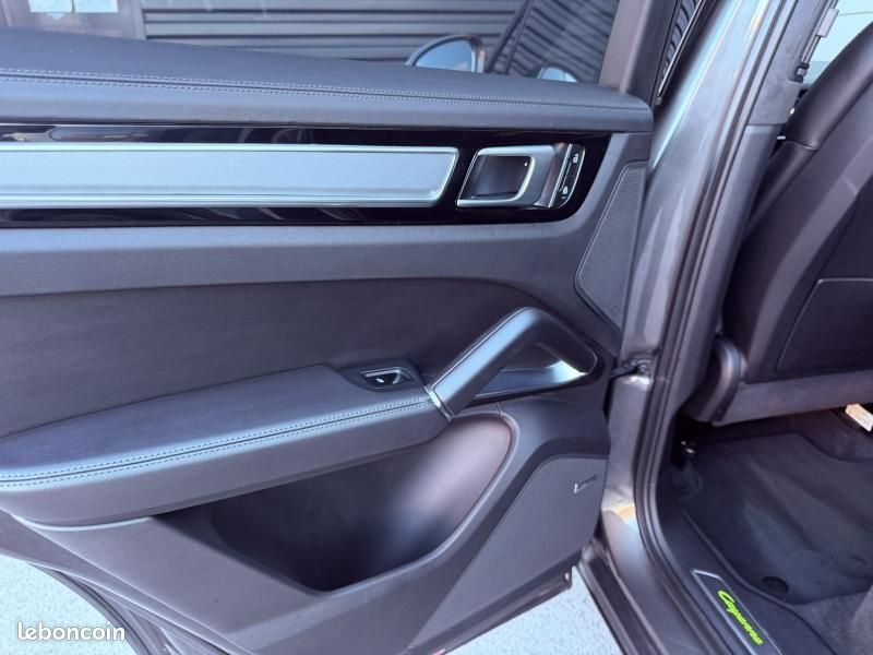 Porsche Cayenne Coupé 4.0 V8 680ch Turbo S E-Hybrid (image 32)