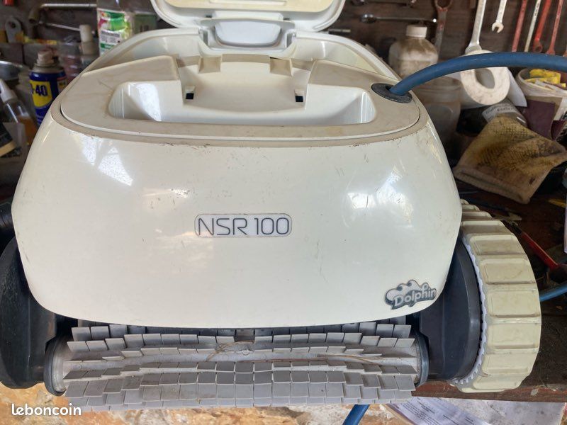 Robot de piscine Dolphin 60 (image 1)