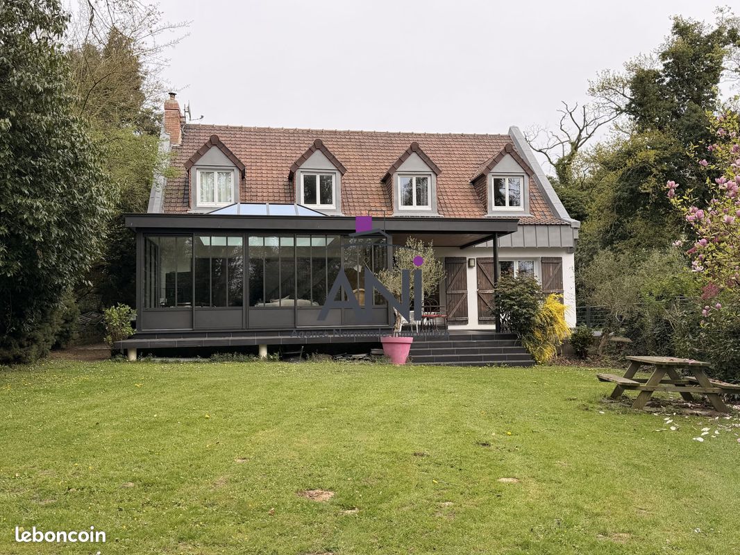 Propriété 7 pièces 199 m² (image 2)
