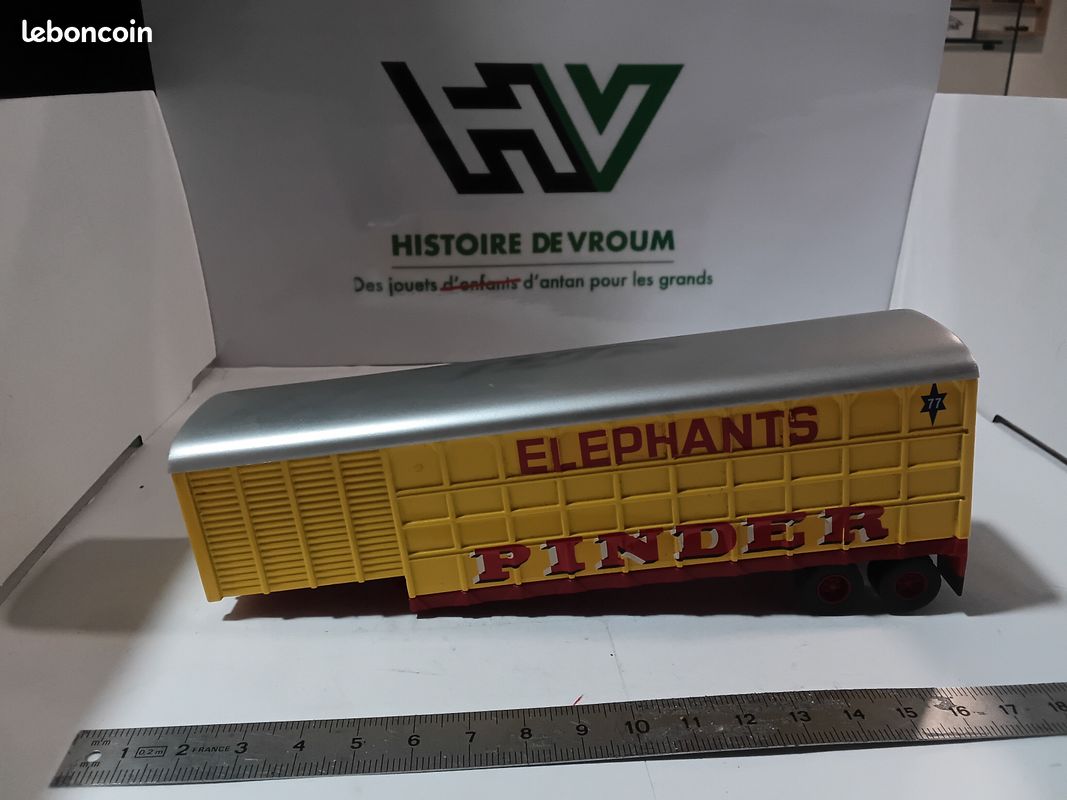 Miniature Semi-Remorque Renault AE500 Pinder Transport de Fauves - francis miniatures