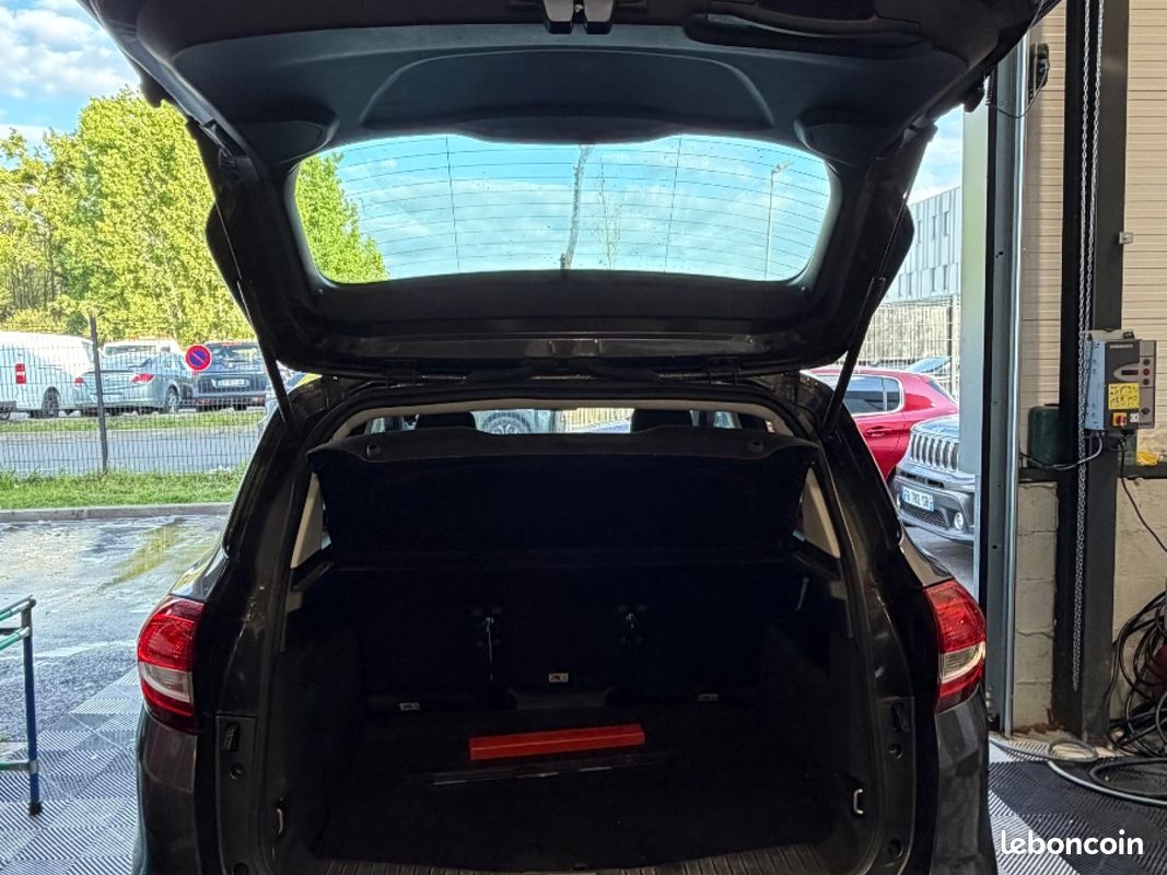FORD C-MAX 1.5 TDCi 120 SS Powershift Titanium (image 7)