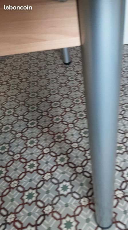 Table de salle moderne (image 3)