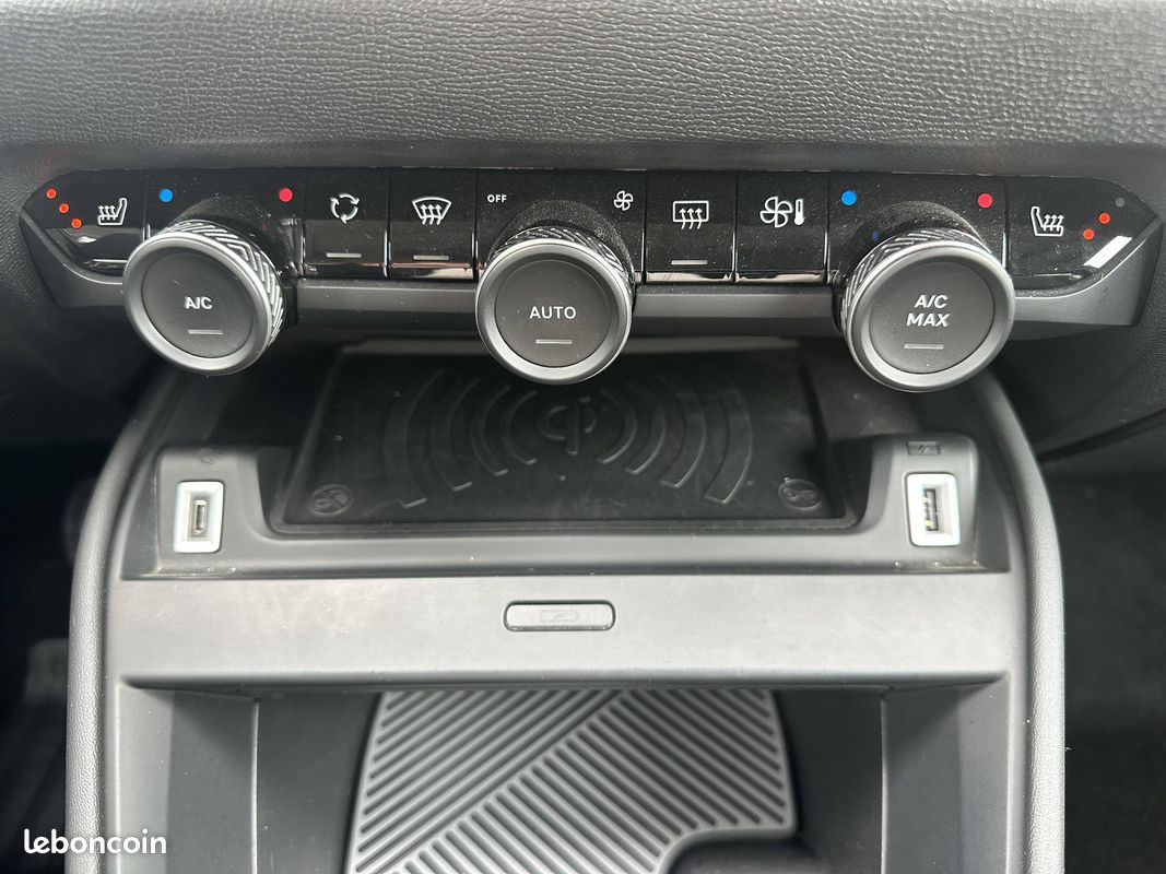 CITROEN C4 PureTech 155 S&S EAT8 Shine Pack (image 19)