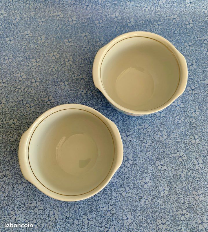 Paire de bols anciens en porcelaine de Pologne Książ – Décor fleur de Lotus & Liseré doré (image 4)