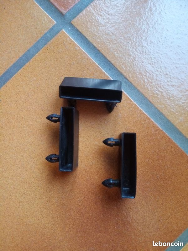 Embout de fixation de lattes de sommier (image 1)