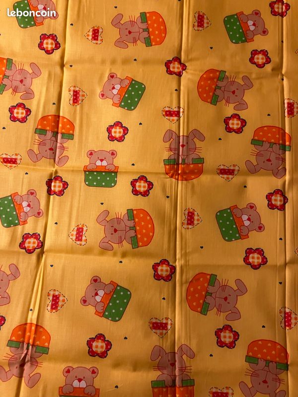 Coupon tissu coton motif pour enfant (image 1)