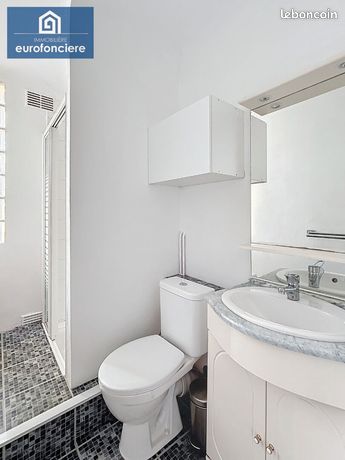 https://img.leboncoin.fr/api/v1/lbcpb1/images/cf/5a/e5/cf5ae5a471c1ce6cf8a5efaef60ca1cecc5fcc47.jpg?rule=ad-image