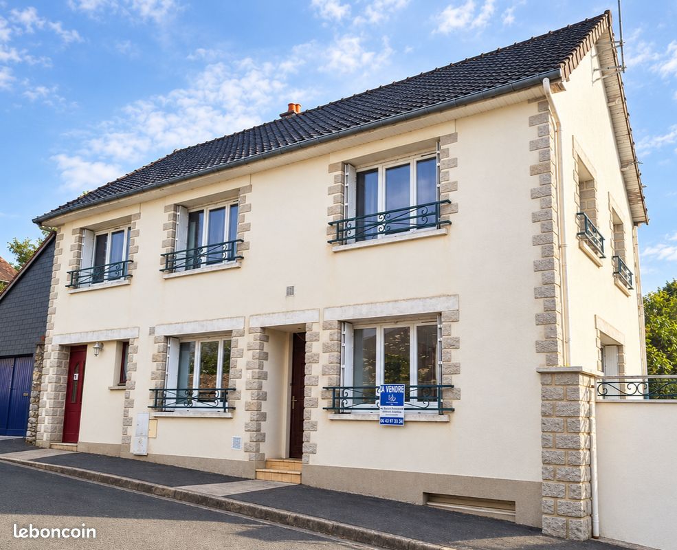 Maison 5 pièces 121 m² · à Fresnay-sur-Sarthe · 121 m² · 118 000 €