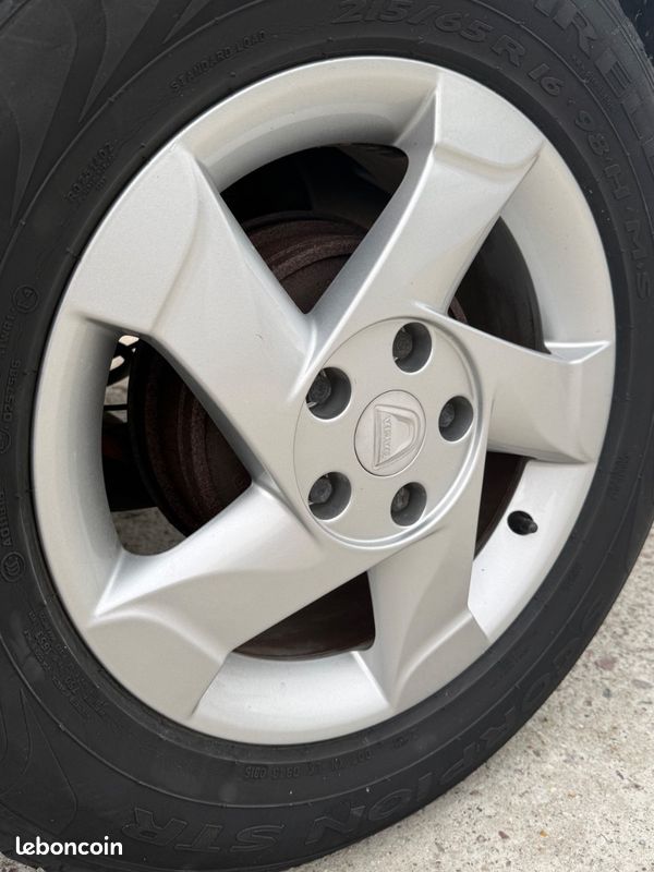 DACIA DUSTER 1.5dci 85 2eme main tres propre (image 13)