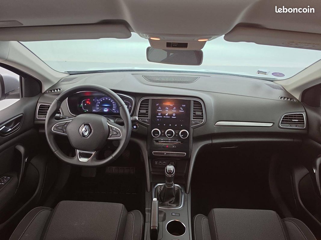 RENAULT Megane IV Berline TCe 140 Evolution (image 28)