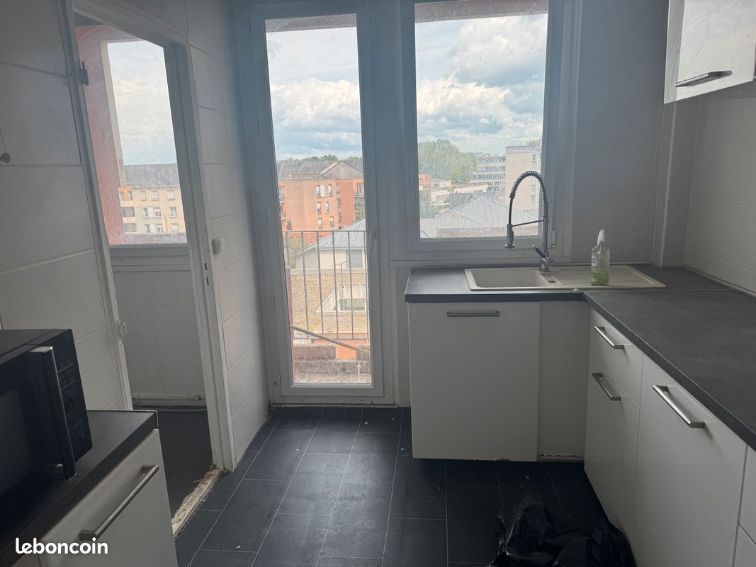 Appartement 4 pièces 90 m² · à Montereau-Fault-Yonne · 90 m² · 1 400 €