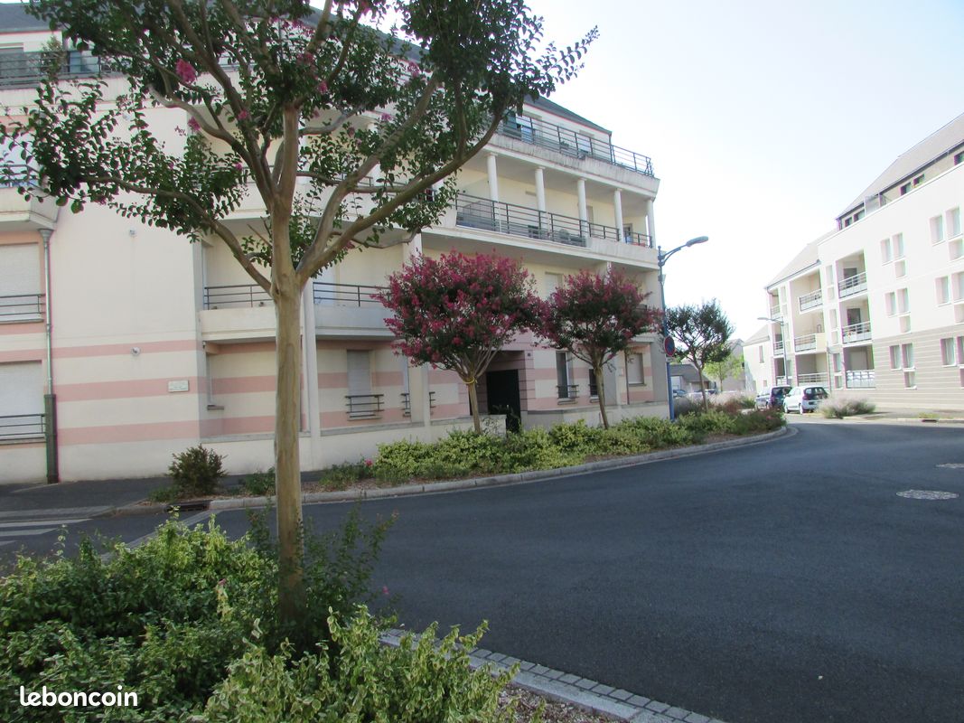 Appartement 2 pièces 50 m² · à Fleury-les-Aubrais · 50 m² · 584 €