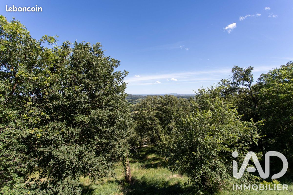 Terrain 2700 m² · à Rochefort-du-Gard · 2 700 m² · 450 000 €