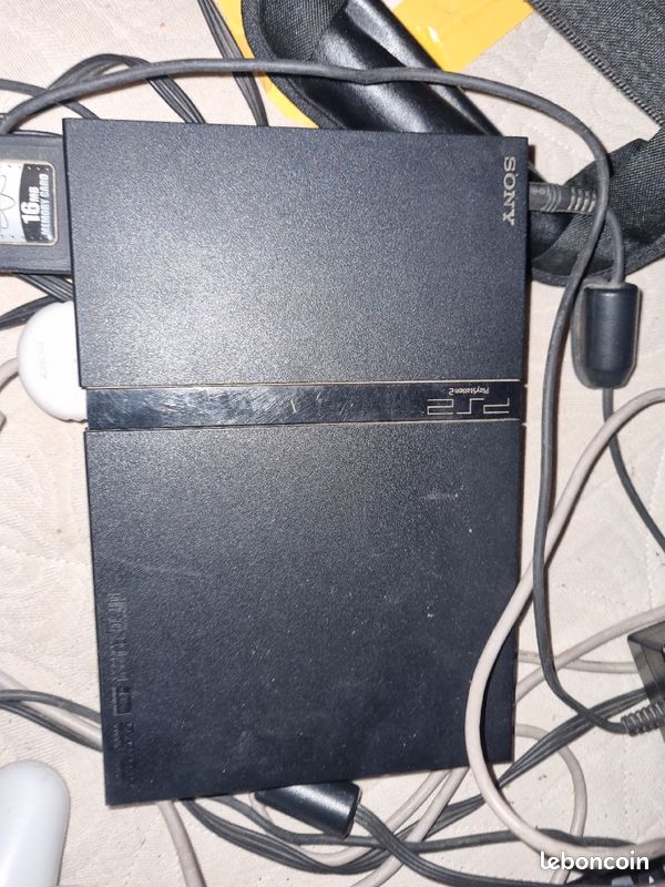 PS2 Slim (image 1)