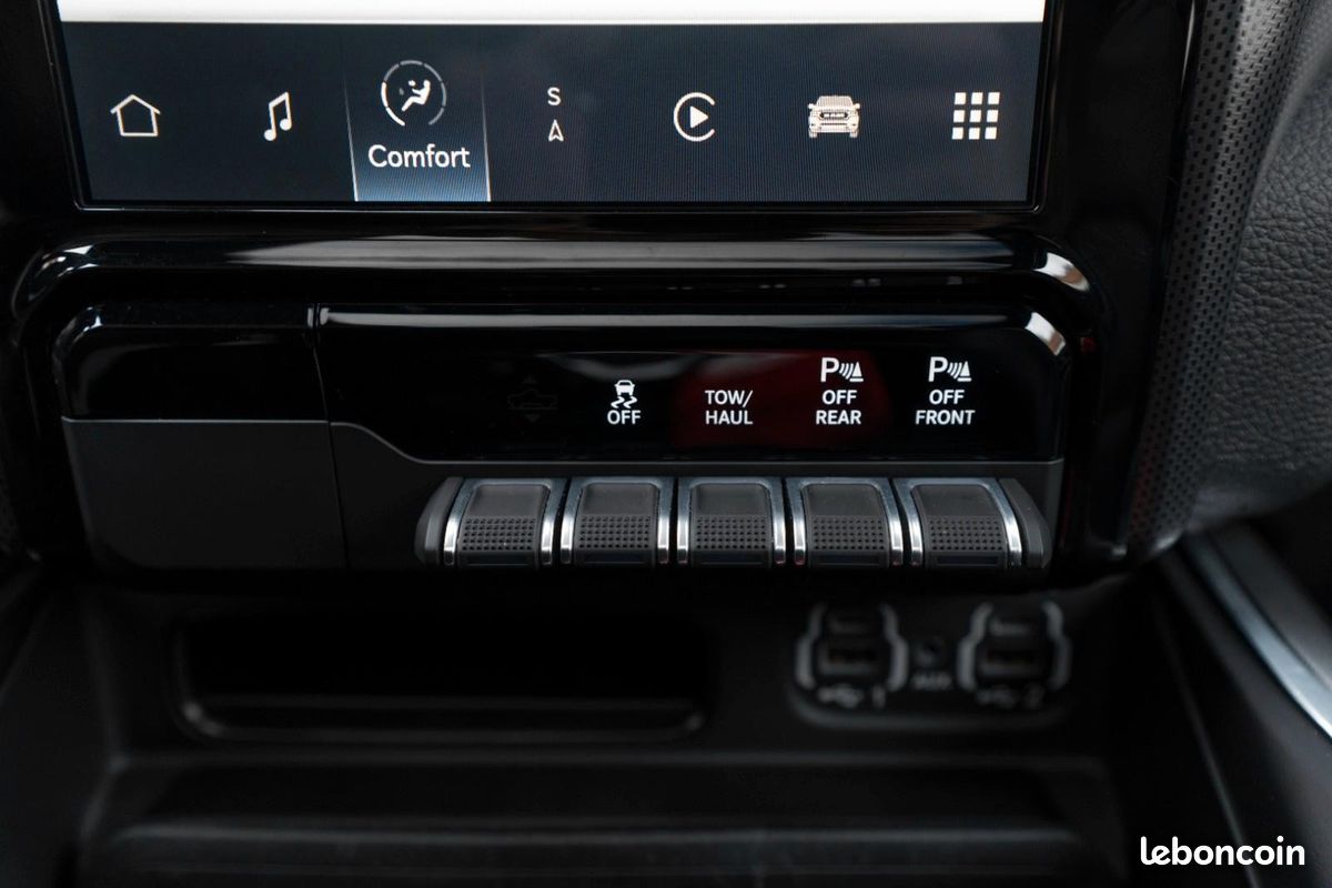 Dodge RAM 1500 Laramie 5.7 V8 HEMI eTorque 401 ch 4x4 – Toit pano – 360° – GPL (image 14)