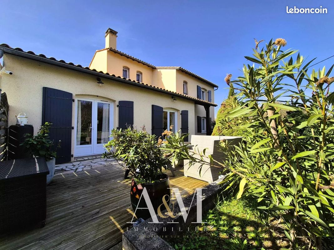 Maison 9 pièces 201 m² · à Angoulême · 201 m² · 399 000 €