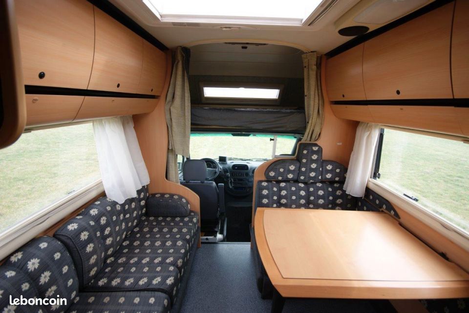 Vends camping-car Laika Kréos 3004 (image 2)
