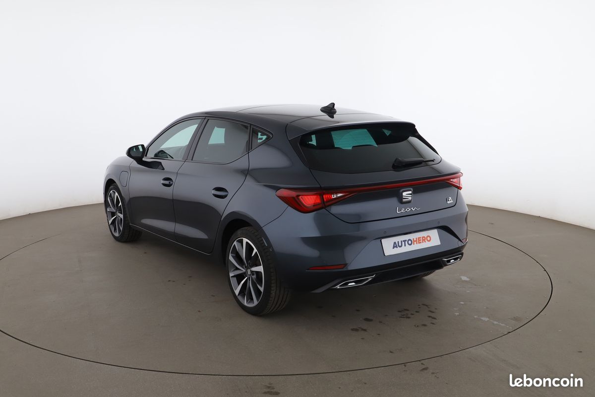 Seat Leon 1.4 TSI e-HYBRID FR DSG6 204 ch (image 2)