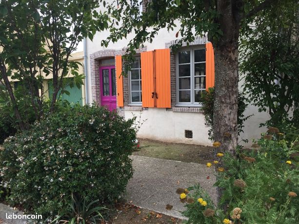 Dispo mi-avril Maison de village 3ch 2sdb meublée