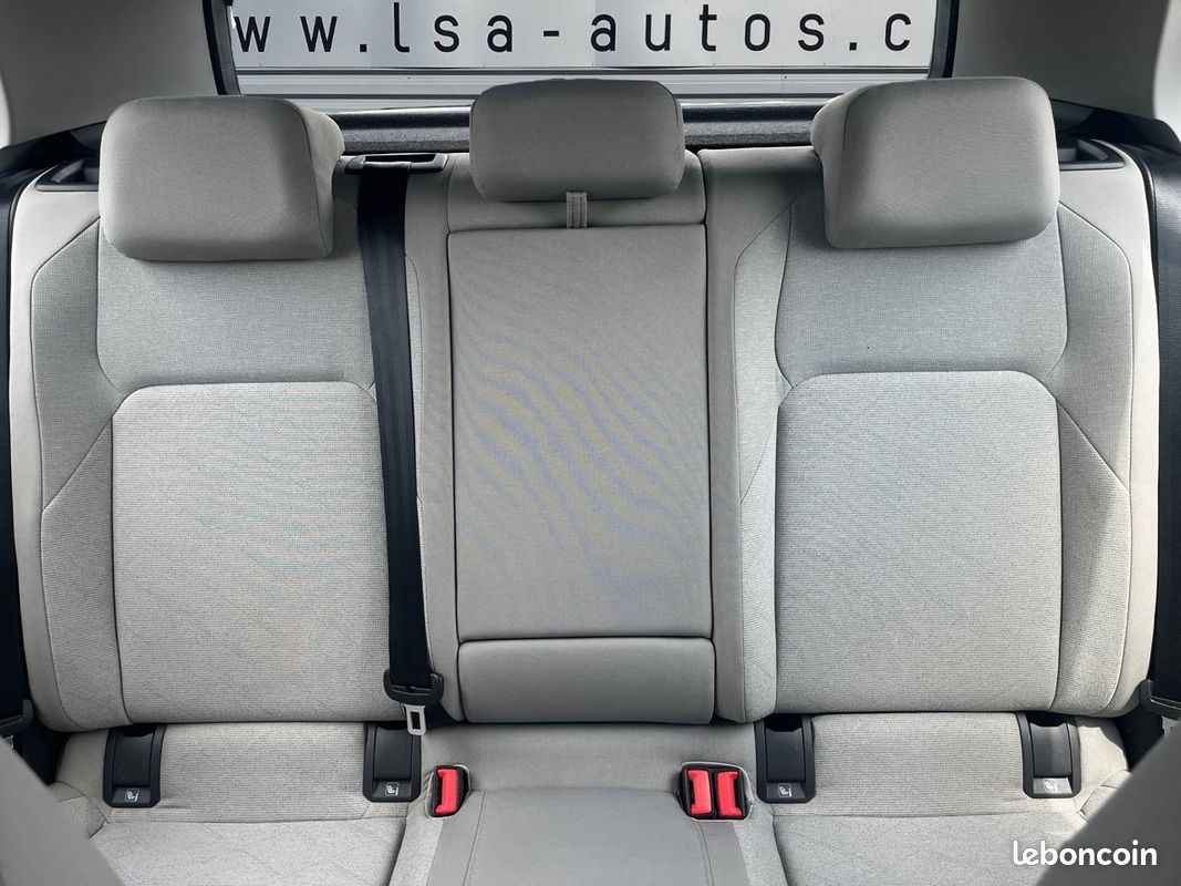 VOLKSWAGEN GOLF 2.0 TDI 150 DSG7 VIII Life Business 1st (image 20)