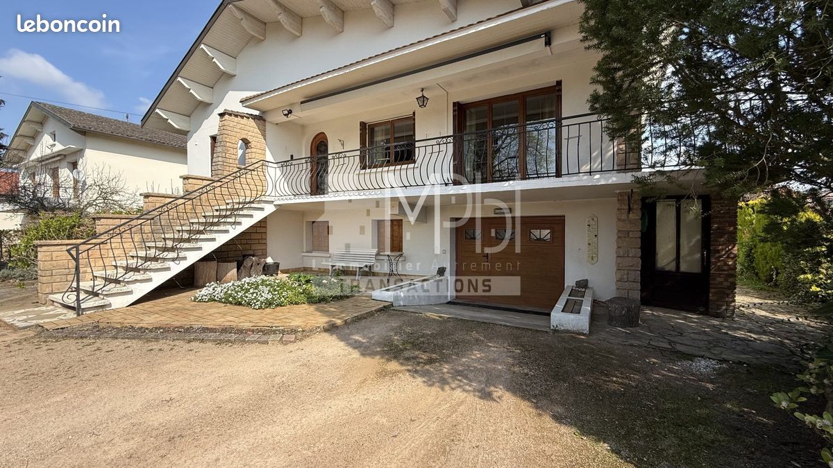 Maison 5 pièces 129 m² · à Péronnas · 129 m² · 260 000 €