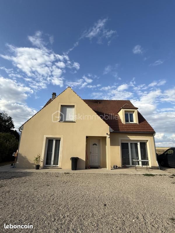 Maison 5 pièces 156 m² · à Égreville · 156 m² · 270 000 €