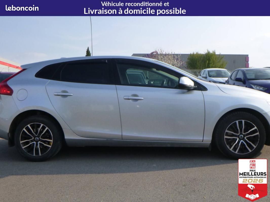 Volvo V40 D2 120 Geartronic 6 - Momentum (image 4)