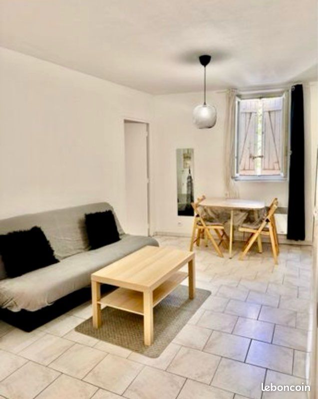 Appartement 2 pièce(s) 27 m²à louer Aubagne