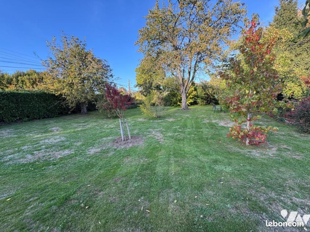 Terrain 609 m² · à La Saussaye · 609 m² · 74 200 €
