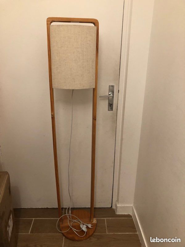 Lampadaire beige structure en bois (image 4)
