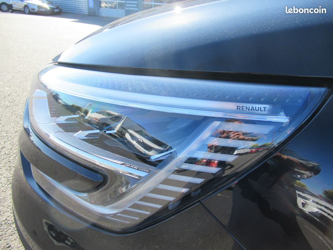 Renault Megane ESTATE E-TECH PLUG-IN HYBRID 160 CV Evolution (image 30)