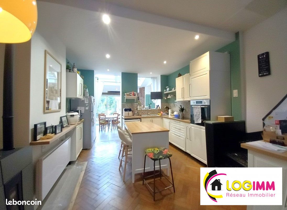 Maison 6 pièces 157 m² · au Quesnoy · 156,6 m² · 249 900 €