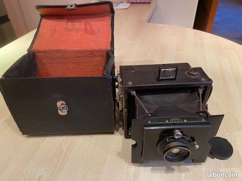 Appareil photo ancien en bois (image 1)