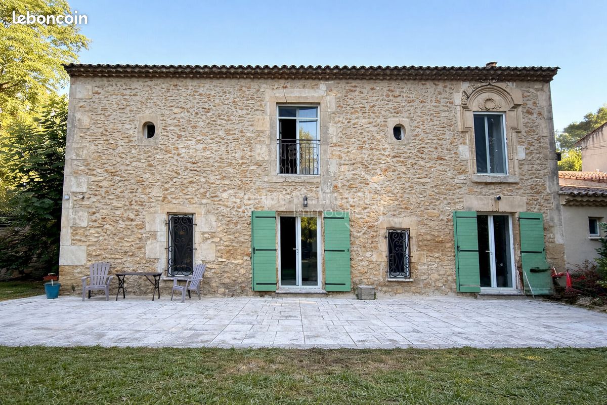 Maison 4 pièces 137 m² · à Grans · 137 m² · 549 900 €