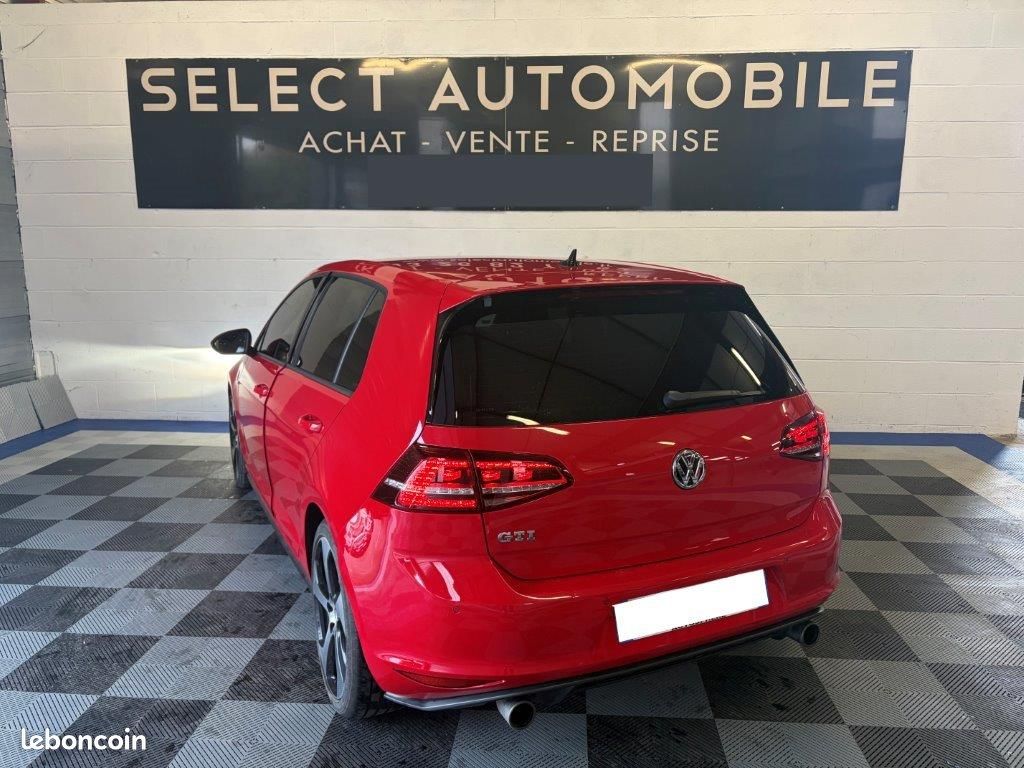 VOLKSWAGEN GOLF VII GTI 2.0 220ch / CarPlay sans fil / Bluetooth / 5 portes / Radars / AutoHold / Feux automatiques (image 3)