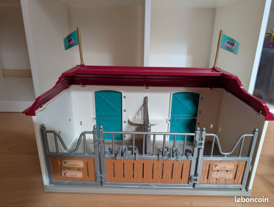 Écurie avec box Schleich (image 3)
