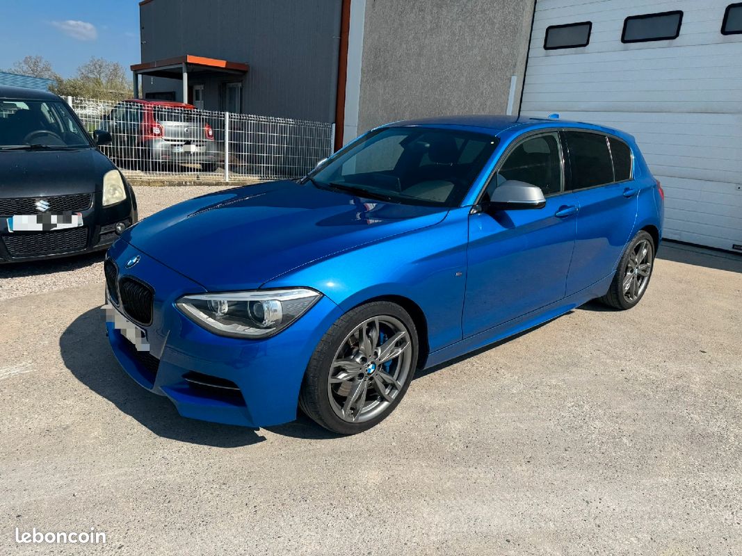 Bmw M135i bleu Estoril 3.0l 320cv propulsion (image 1)